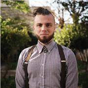 Fotografo innamorato di ritrattistica, fotografia corporate e sviluppo analogico impartisce lezioni rivolte a chiunque!